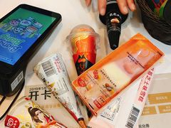 -全家便利店(襄阳南路店)