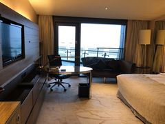 -上海滴水湖皇冠假日酒店