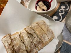 夏巴塔面包配鹅肝酱-MIO弥欧洋房西餐厅(中央大街店)