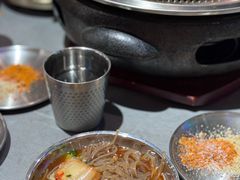 -围炉肉舍丹东海鲜烤肉·烤活鳗(步行街店)