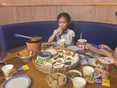 -包整·丝娃娃(一览甲秀楼风景店)