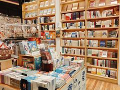 -猫的天空之城概念书店(杭州南宋御街店)