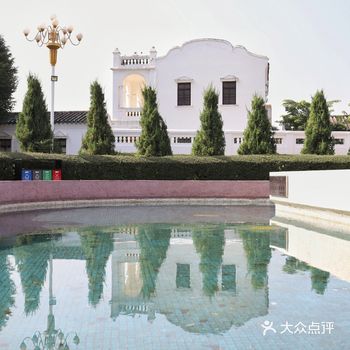彭湃故居坐落在汕尾市海丰县海城镇桥东社，始建于清末