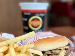 蘑菇牛肉汉堡-FATBURGER 特富客汉堡(外交公寓店)