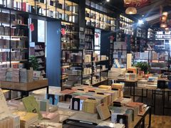 -新华书店(解放中路店)