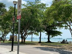 -东海岸人工湖美食村