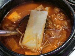 手工年糕五花肉泡菜汤-玄希浪漫厨房·韩料烤肉(湖滨银泰in77店)