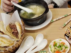 -闫家驴肉老店(华电一校店)