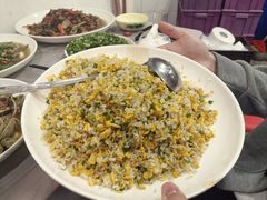 六个蛋炒饭-辣螃铠盆盆蟹大排档(总店)