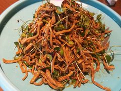 香椿苗拌卤豆丝-95号酱骨·一块豆腐(展春园西路店)