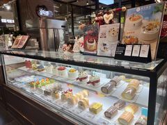 面包甜点陈列柜-卷心卷意·轻甜蛋糕(新光天地店)