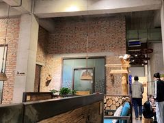 -苹果树下艺术餐厅(宋庄店)