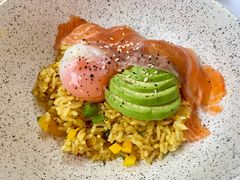烟熏三文鱼牛油果饭-三秋舍·梦幻岛(小西路店)