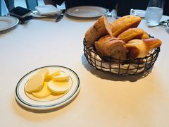 餐前面包-Wolfgang’s Steakhouse 沃夫冈牛排馆(上海白玉兰广场店)