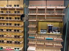 -MUJOSH木九十眼镜(月星环球港B1店)