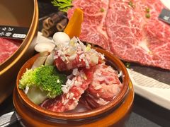 -山川小町·极番烧肉(新地假日广场店)