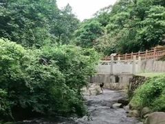 -梅岭月亮湾山体公园