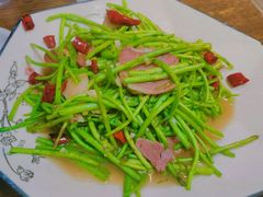 腊肉炒泥蒿-神仙钵湘香土菜馆(光华路店)