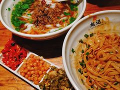 -湘人龙记老长沙米粉(鸟巢店)
