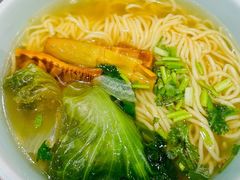 鲜虾鱼汤面-康师傅私房牛肉面(马泉营奥莱店)