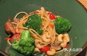 Basil Spicy Chicken Pasta