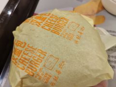 芝士堡-麦当劳(火车北站餐厅)