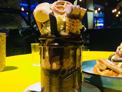 节日狂欢爆炸巧克力-MIKAKU(万达广场上海宝山店)