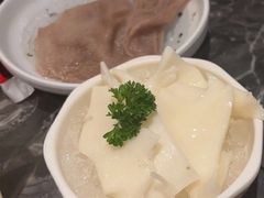 -牛YO寿喜烧·铁板烧和牛火锅自助(市府恒隆店)