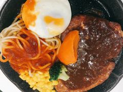 -汤姆家的牛排意面披萨(新城市广场店)
