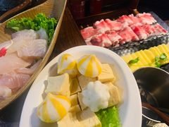 -老牌坊云南鱼豆花火锅(哈西万达店)