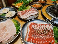 -青瓦炭韩潮烤肉(花园道店)