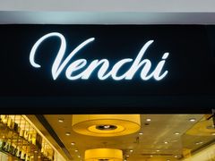 门面-VENCHI 闻绮(上海佛罗伦萨小镇店)