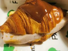 大块芋儿奶冻可颂-PAOPAO Bakery&Café(港汇店)