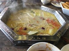 -佬土鹅肠火锅(中建大观店)