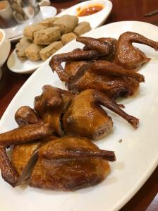 吃的晚饭,所以没点点心,点了几个招牌菜,乳鸽不用多说,顺风的第一块