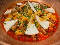 铜锅饵块油焖鸡-一坐一忘云南菜(卓悦中心)