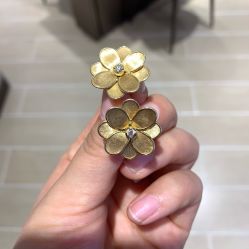 -周生生Chow Sang Sang(先天下店)