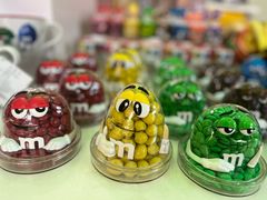 -m豆巧克力世界(上海世茂广场店)