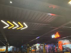 -极限PLAY运动娱乐新世界·团建派对表演休闲馆·室内高空游乐园