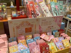 -猫的天空之城概念书店(杭州南宋御街店)