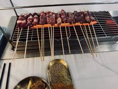 -哈尔滨小酒馆·鲜肉现穿自助烧烤(康新花园店)