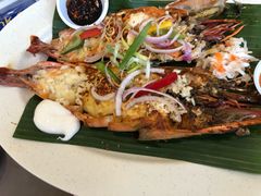 -东海岸人工湖美食村