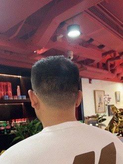 -东方先生国潮男士理发馆