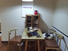 -沁屋面包店(人民东路店)