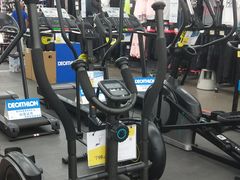 -迪卡侬(南二环店)