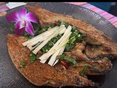 -香巴拉云南餐厅(华莱坞店)