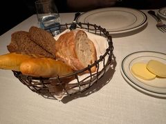 美式餐前面包-Wolfgang’s Steakhouse 沃夫冈牛排馆(上海白玉兰广场店)