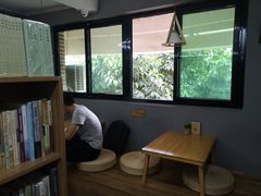 二楼-晓风书屋(大学路店)