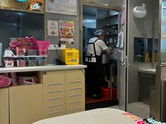 -小杨生煎(金山百联购物中心3楼店)