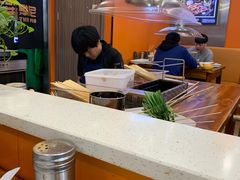 -哈尔滨小酒馆·鲜肉现穿自助烧烤(康新花园店)
